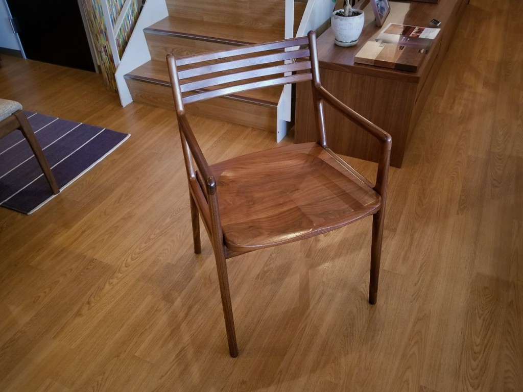 富山　家具　椅子