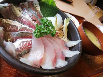 海鮮丼