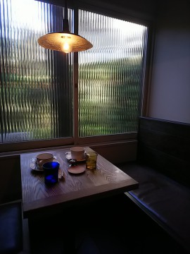 窓際カフェ