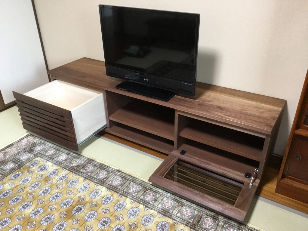 家具　ウォールナット