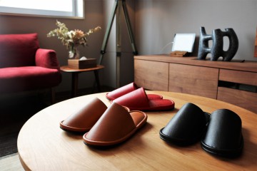 leather slippers (1)