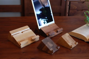 木製　iPadスタンド　ウォールナット