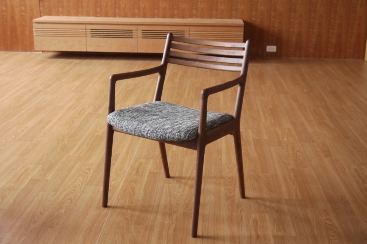 富山　おしゃれ　家具　おすすめ　LOWVE　チェア　ダイニングチェア