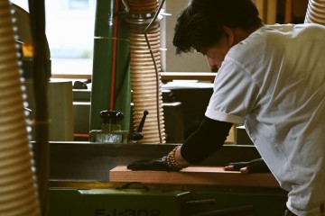 VF　工場　自社工場　富山　家具　無垢材　おしゃれ
