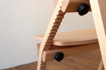 富山　家具　おしゃれ　無垢材　チェア　アップライト　UPRIGHT　子供椅子