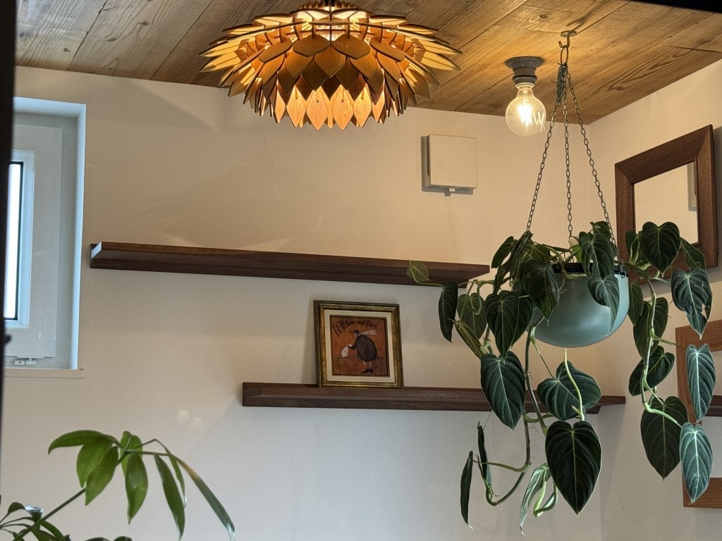 富山　家具　無垢材　おしゃれ　カフェ　ミヤモト家具