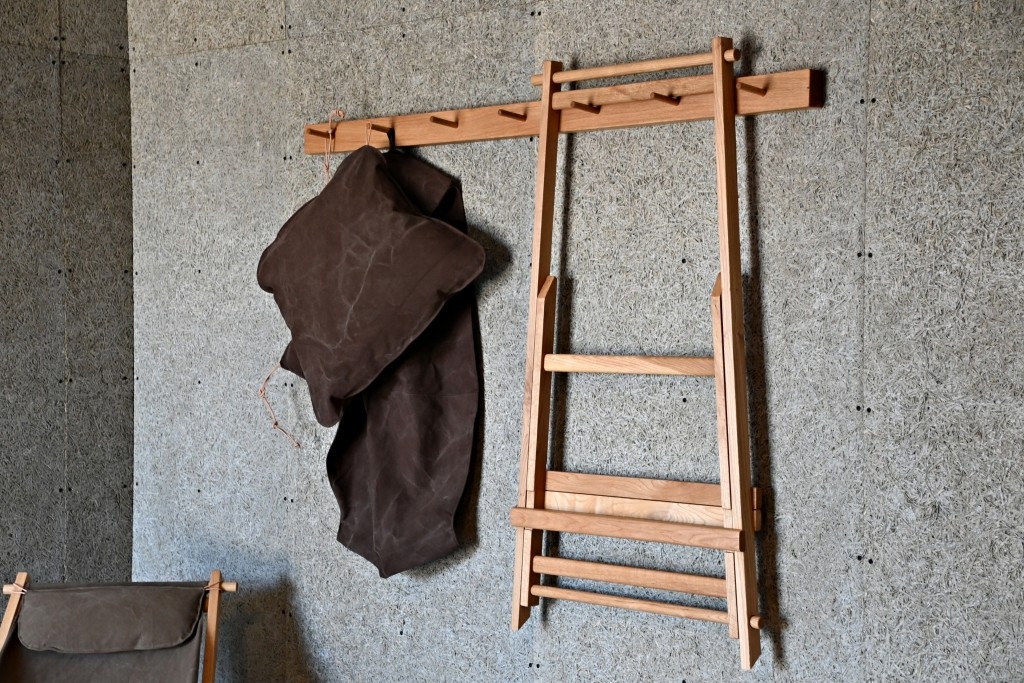 富山　家具　おしゃれ　無垢材　椅子　天然木　折り畳み　チェア　アウトドア　キャンプ
