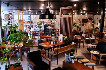 ミヤモト家具　おしゃれ　家具　無垢材　富山