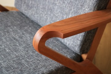 富山　家具　おしゃれ　無垢材　ラウンジチェア