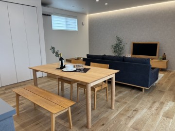 レンタル家具　おしゃれ　富山　無垢材　ミヤモト家具　完成見学会