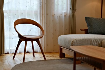 富山　おしゃれ　家具　無垢材