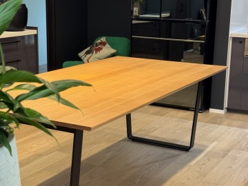 ダイニングテーブル　家具　岐阜