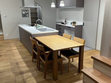 レンタル家具　おしゃれ　富山　無垢材　ミヤモト家具　完成見学会