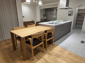 レンタル家具　おしゃれ　富山　無垢材　ミヤモト家具　完成見学会