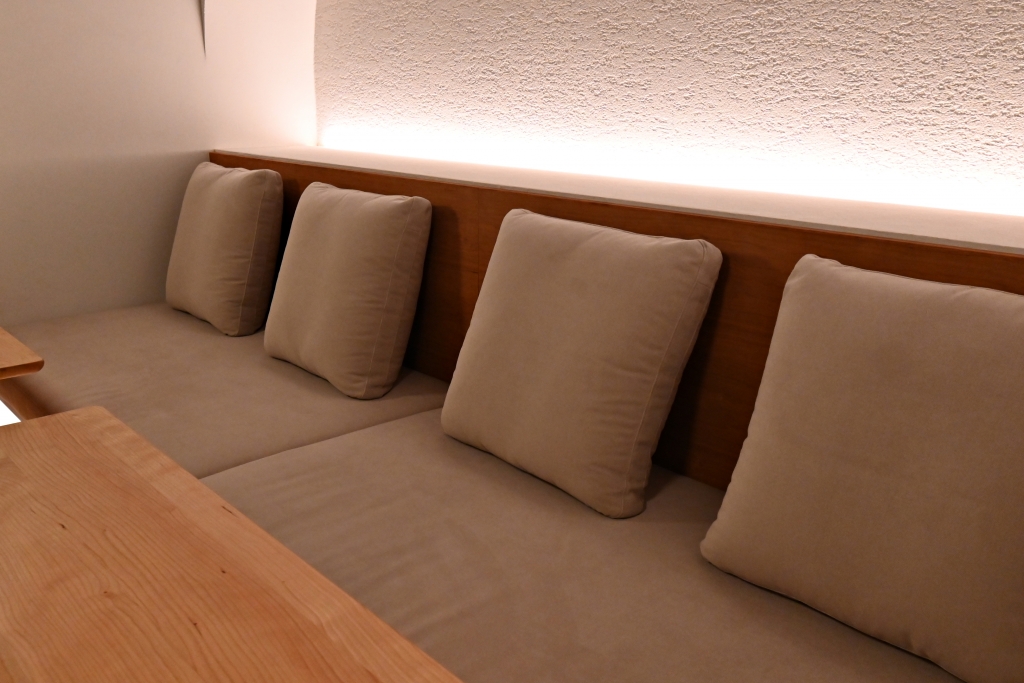 飛騨　家具　無垢材　おしゃれ　造作ソファ