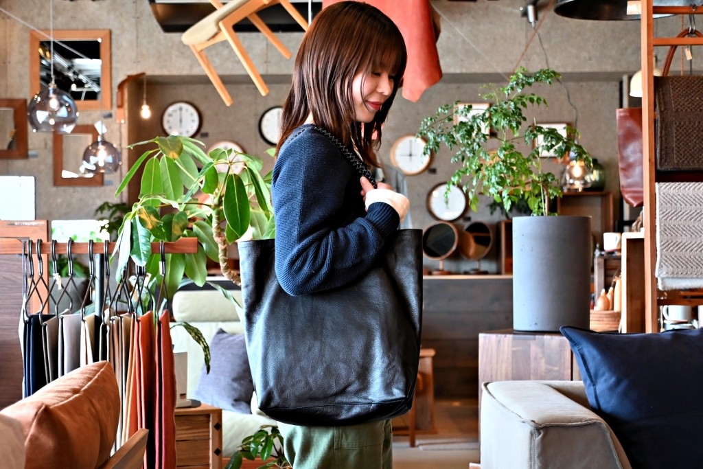 富山　家具　バッグ　おしゃれ　本革