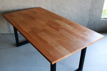 富山　家具　無垢材　ダイニングテーブル