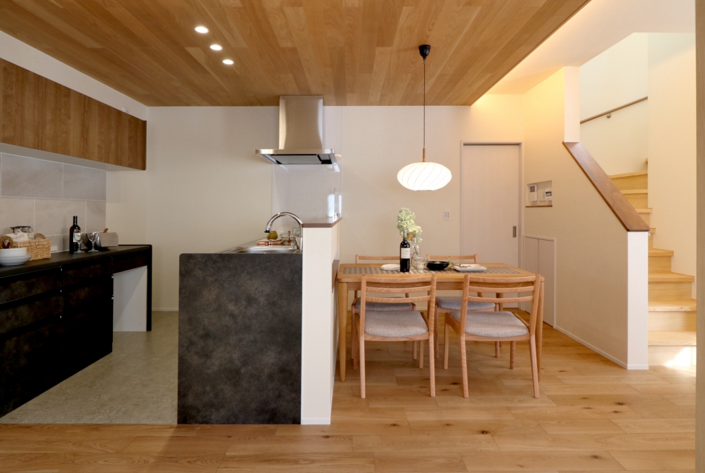 レンタル家具　おしゃれ　富山　無垢材　ミヤモト家具　完成見学会