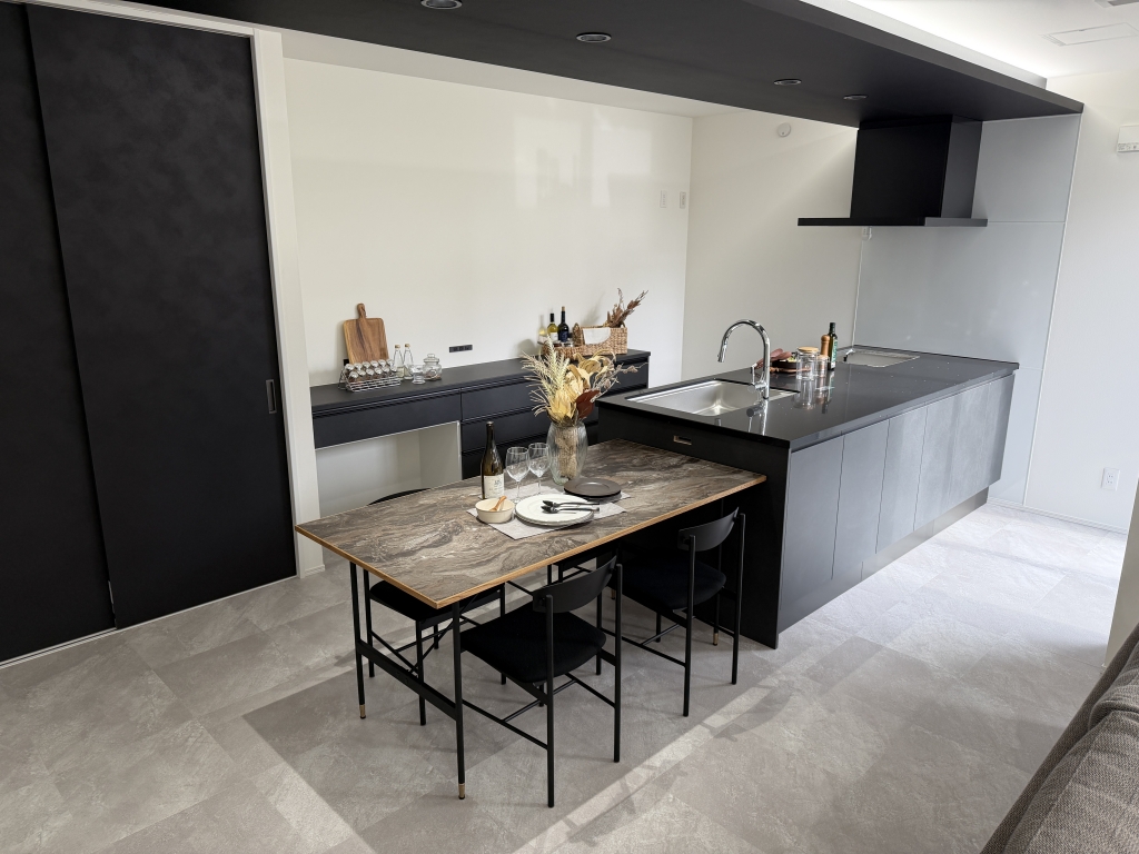 レンタル家具　おしゃれ　富山　無垢材　ミヤモト家具　完成見学会