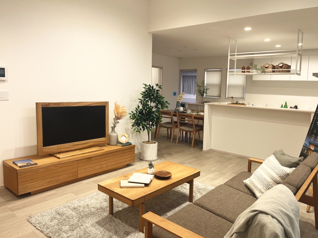 レンタル家具　おしゃれ　富山　無垢材　ミヤモト家具　完成見学会