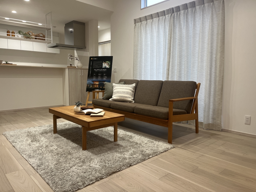 レンタル家具　おしゃれ　富山　無垢材　ミヤモト家具　完成見学会