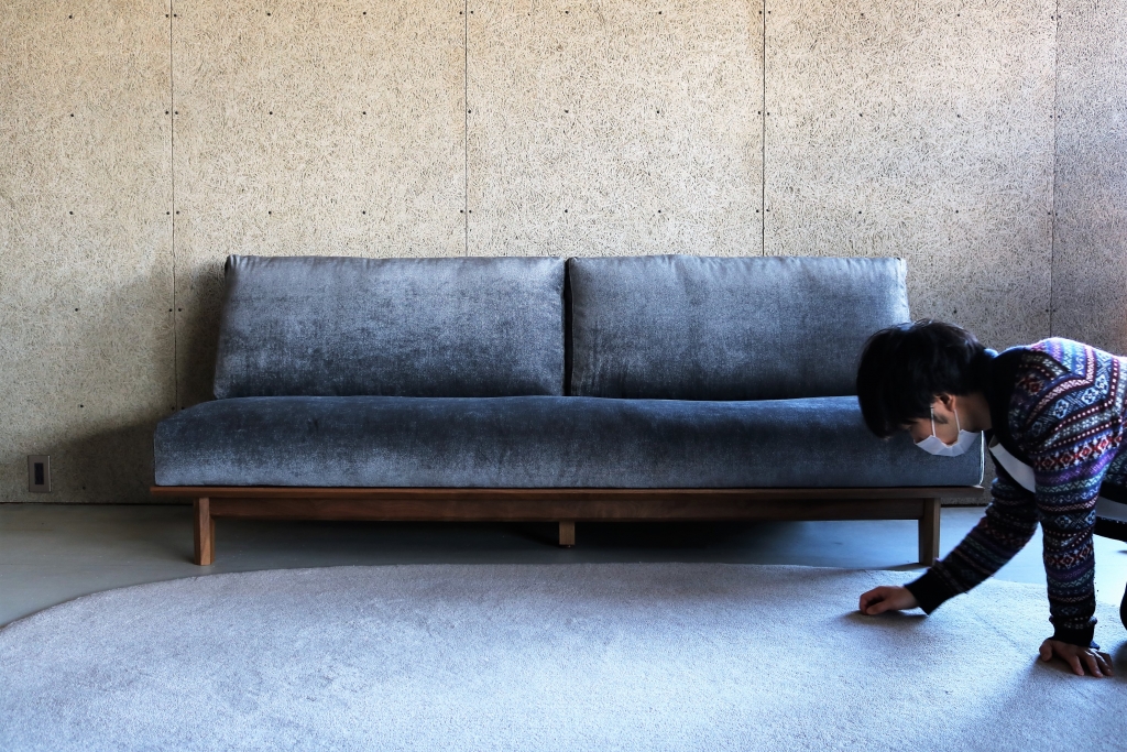 local woolen rug round (12)