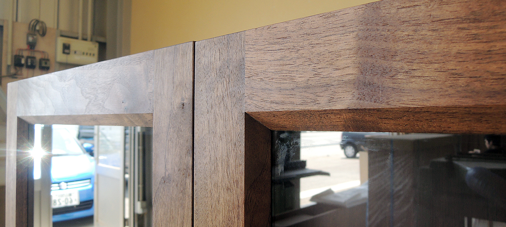 Hanging cupboard