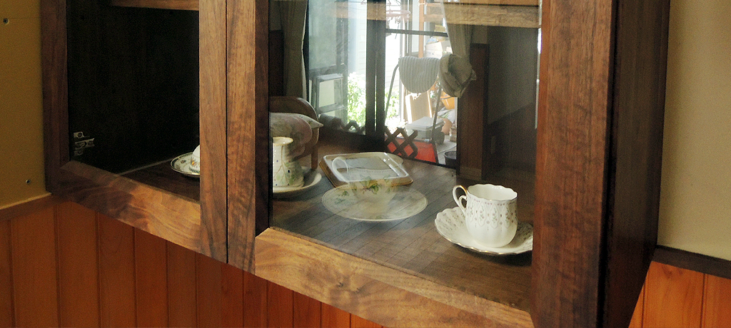 Hanging cupboard