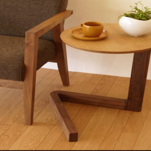 en Side Table