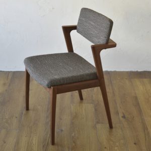 LW378 Chair semiarm