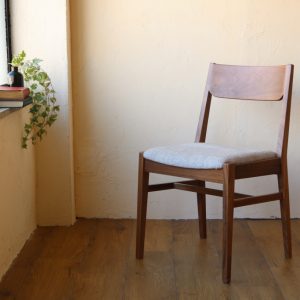 Easy to buy Chair　B